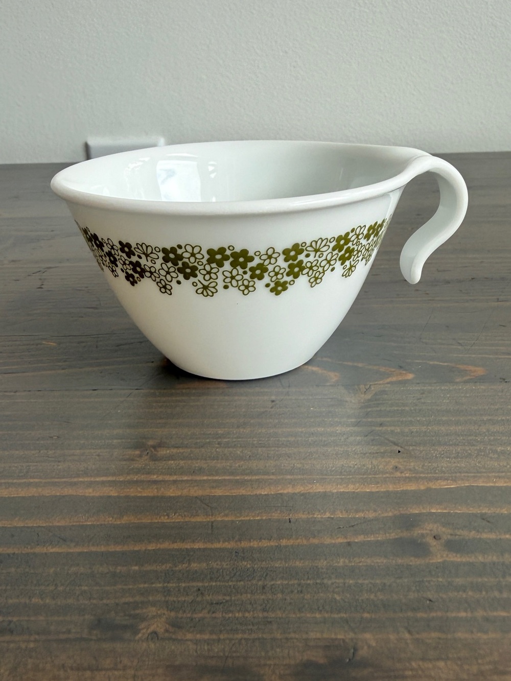 Vintage  Corelle spring blossom/ crazy daisy hook mug